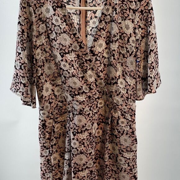 Size 2 romper  - Picture 2 of 5